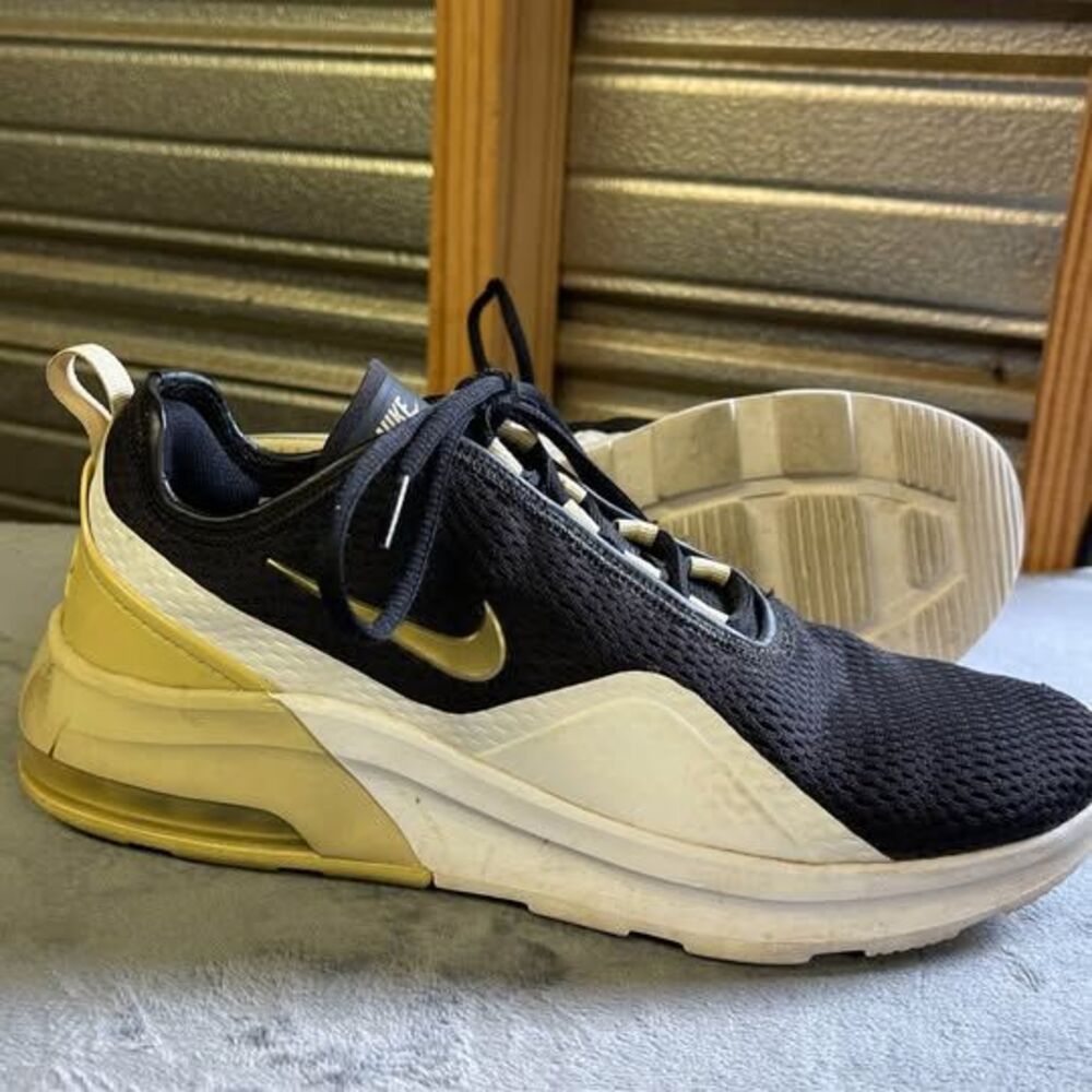 Nike Size 8.5 Women’s Shoes Air Max Motion 2